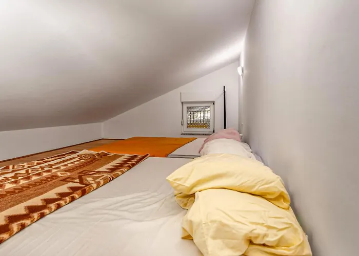 Διαμέρισμα 1 Bedroom Awesome In *