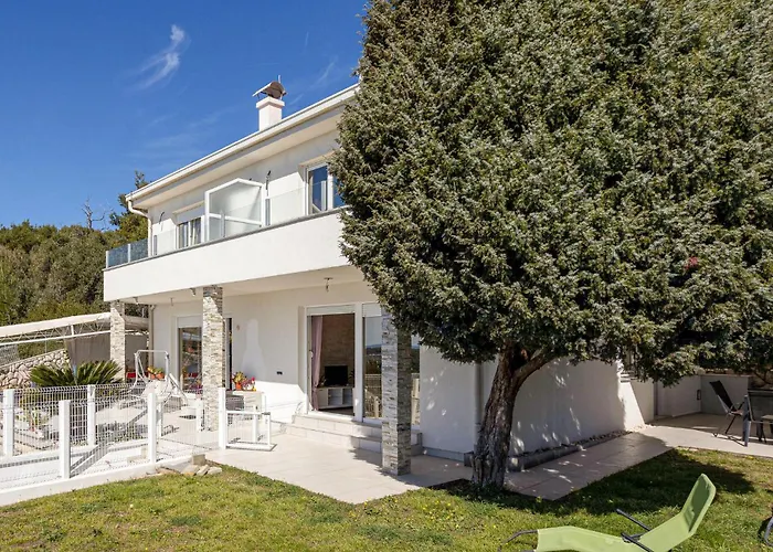 1 Bedroom Awesome In Διαμέρισμα