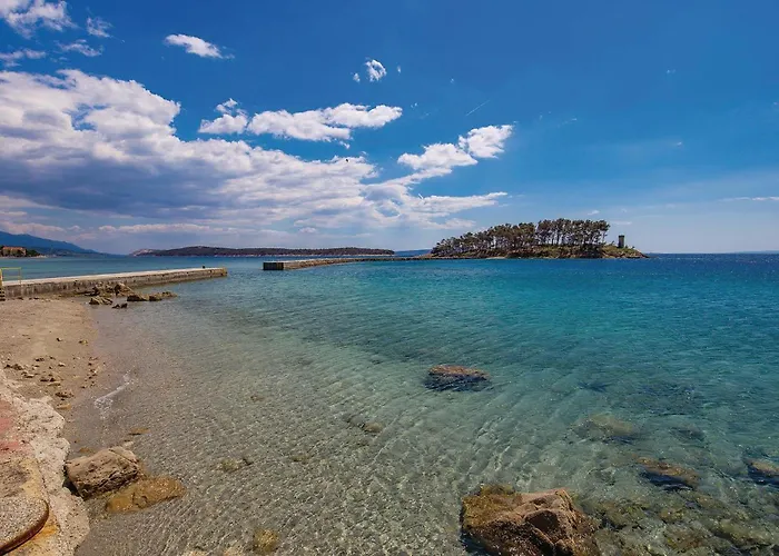 1 Bedroom Awesome In Διαμέρισμα *
