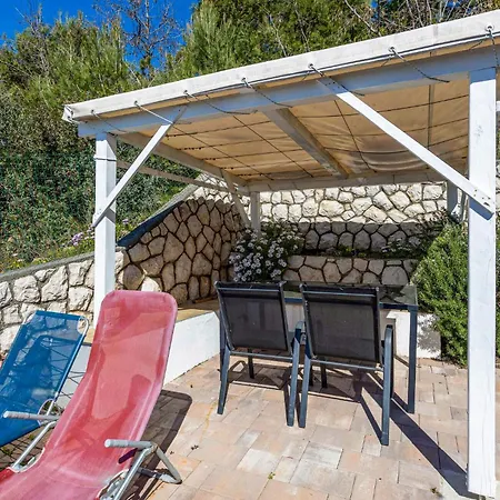1 Bedroom Awesome In Banjol