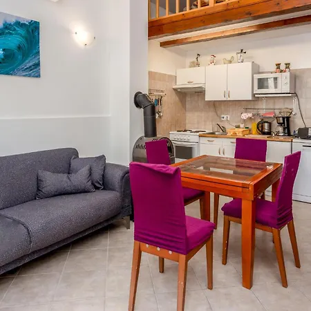 1 Bedroom Awesome In Banjol