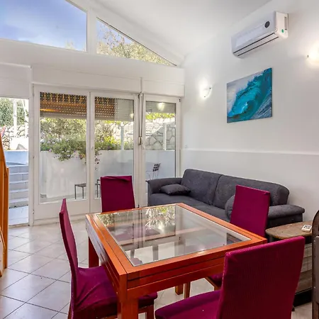 1 Bedroom Awesome In