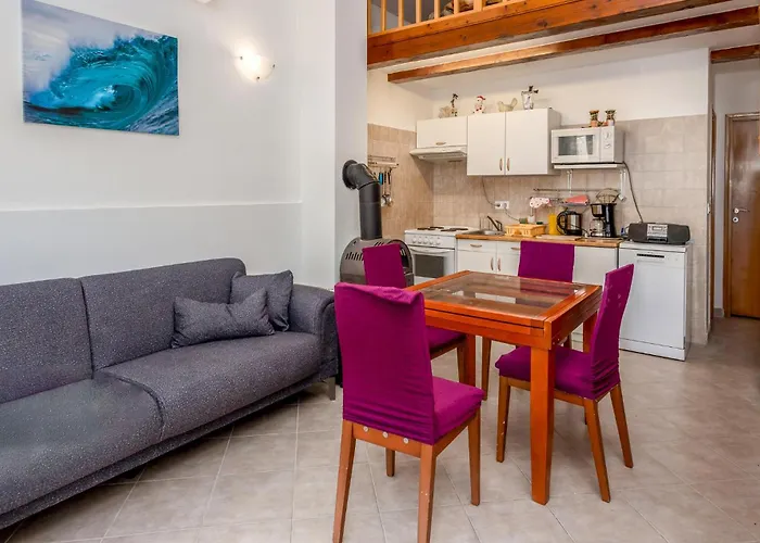 1 Bedroom Awesome In Banjol
