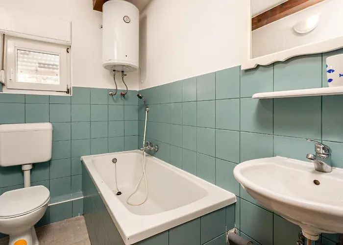 1 Bedroom Awesome In *