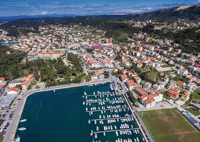 Appartamento 1 Bedroom Awesome In Banjol